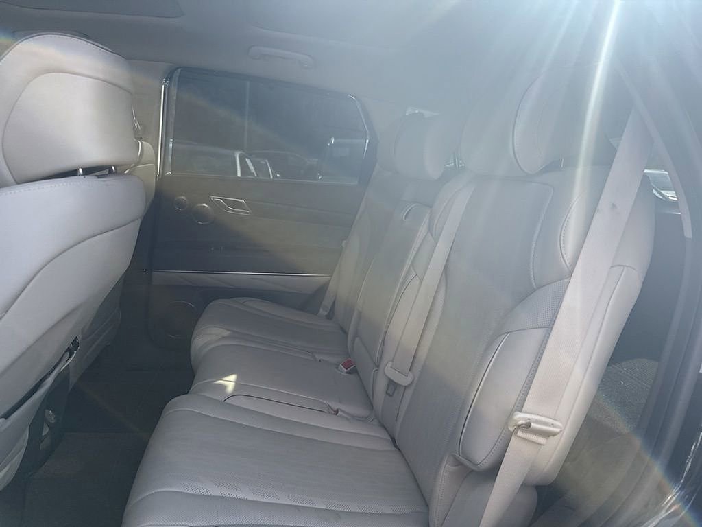 Used 2023 Genesis GV80 2.5T w/ Prestige 20" Package image 8