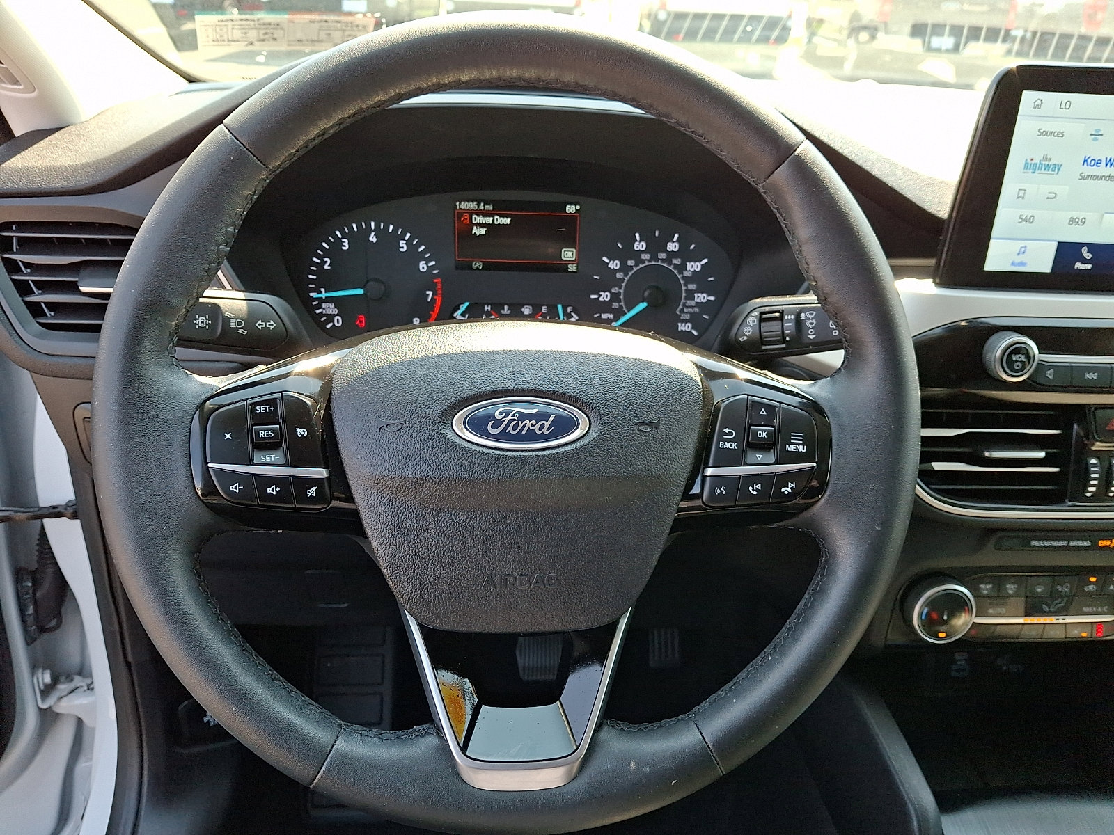Used 2022 Ford Escape SE w/ SE Sport Appearance Package image 19
