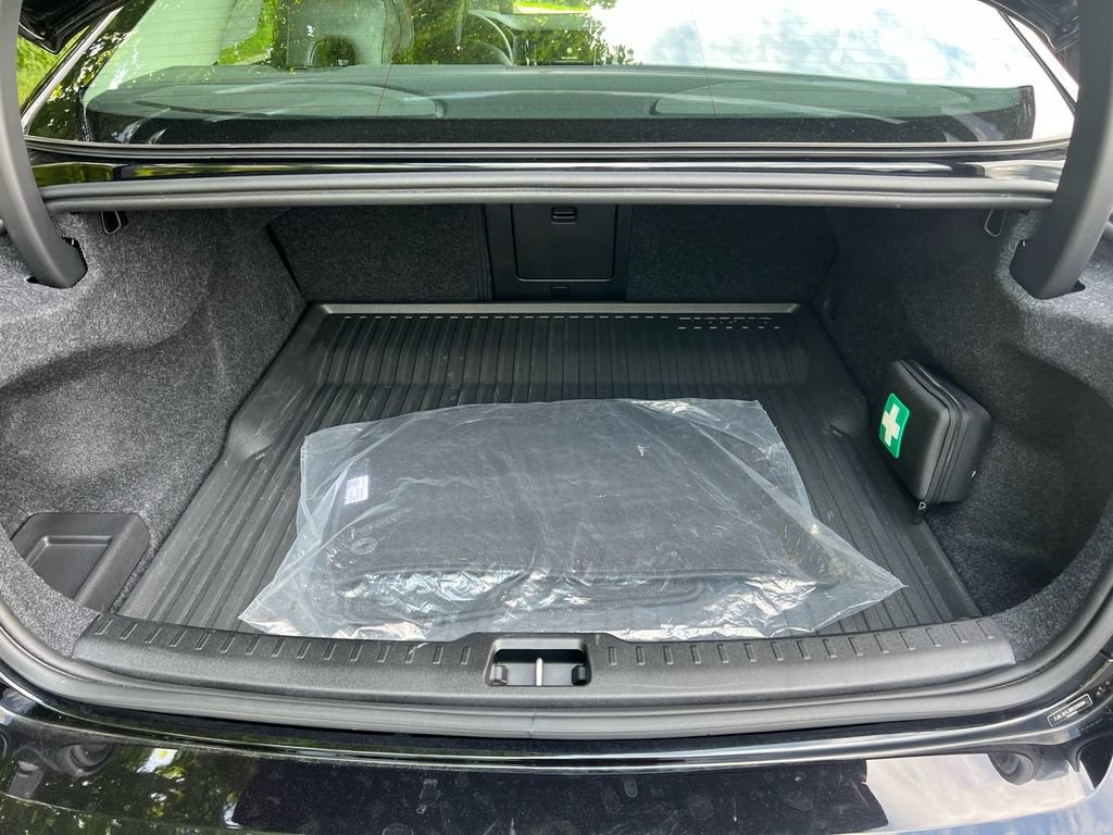 Certified 2024 Volvo S60 B5 Plus AWD/4WD image 27