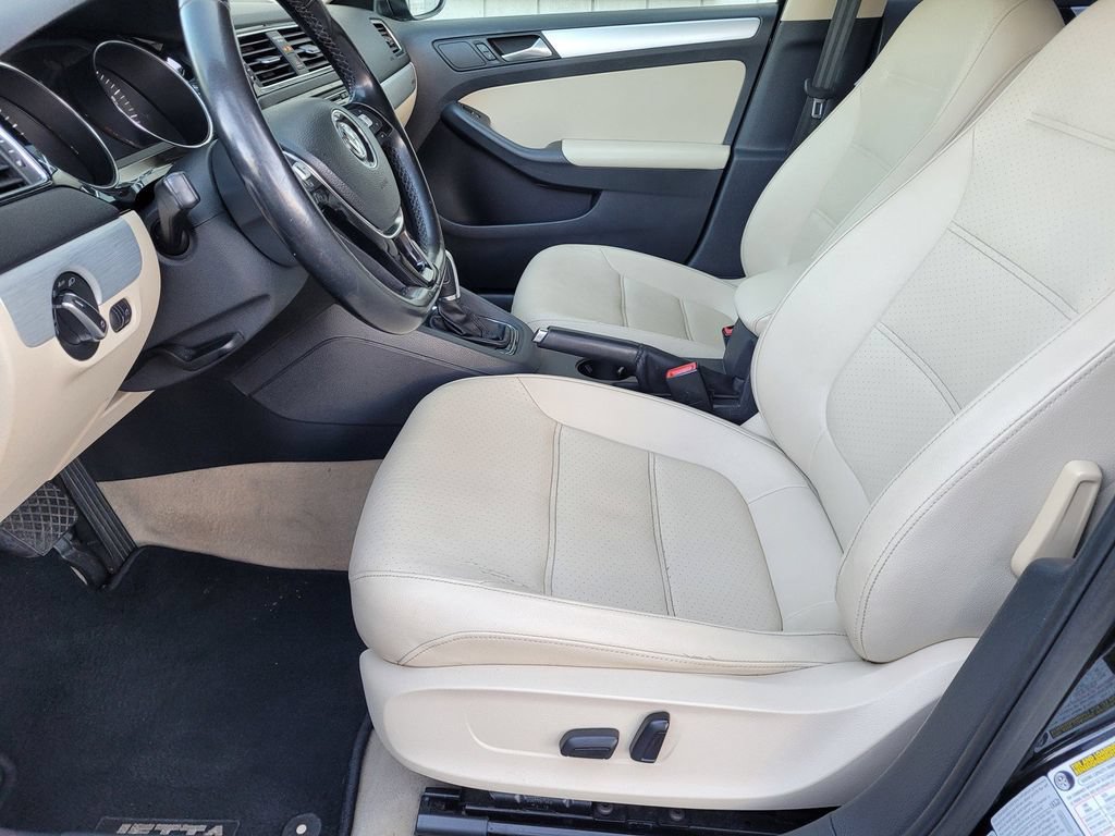 Used 2015 Volkswagen Jetta SEL Premium FWD image 18