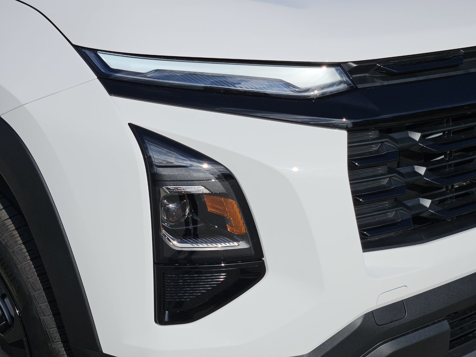 New 2027 Chevrolet Equinox LT w/ Convenience Package II FWD image 9