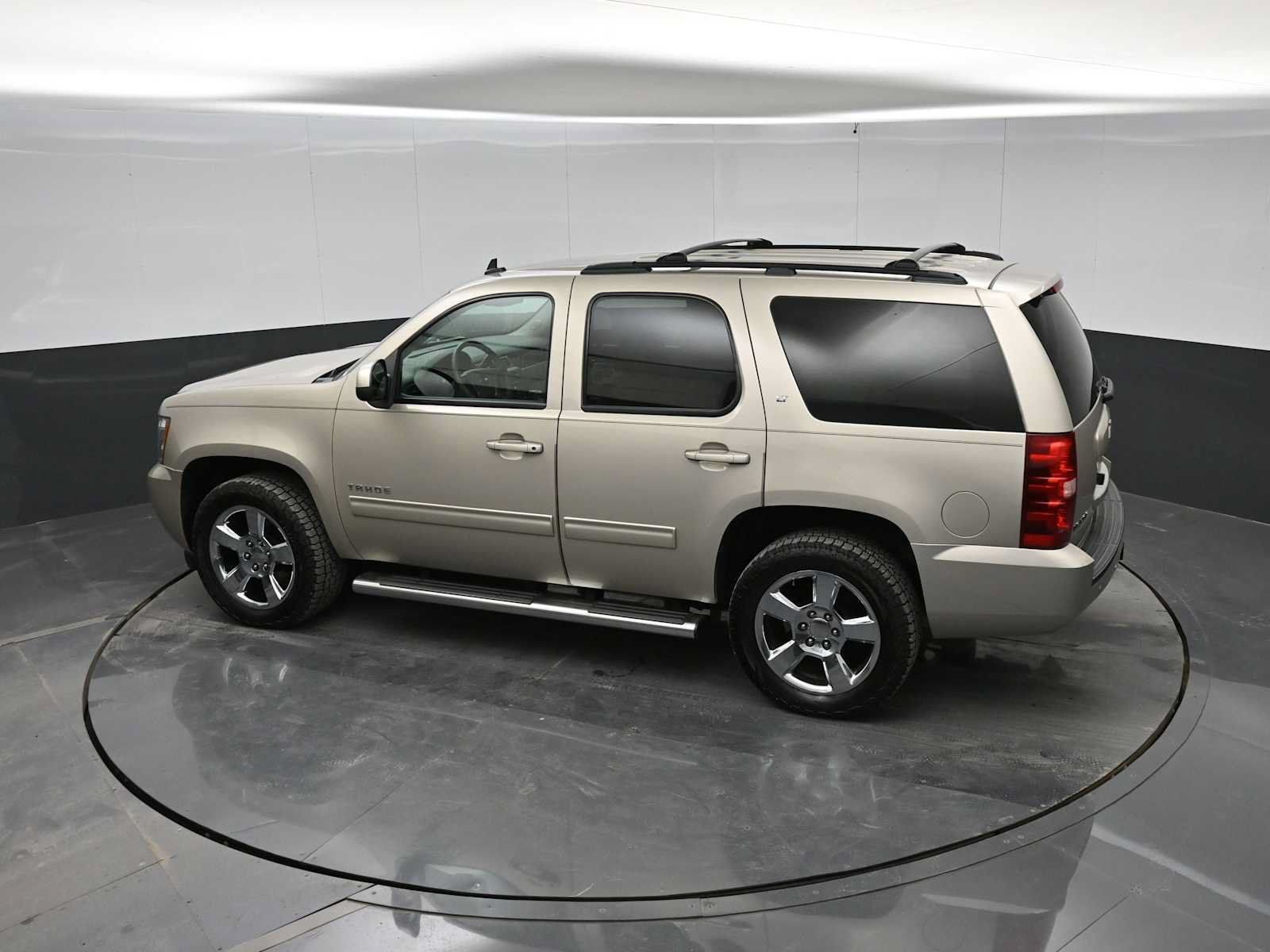 Used 2014 Chevrolet Tahoe LT w/ Luxury Package RWD image 43