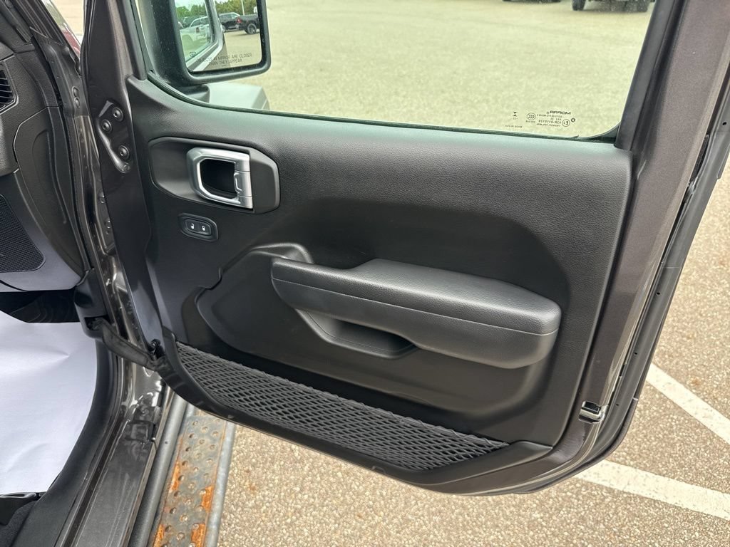 Used 2024 Jeep Wrangler Unlimited Sport AWD/4WD image 13