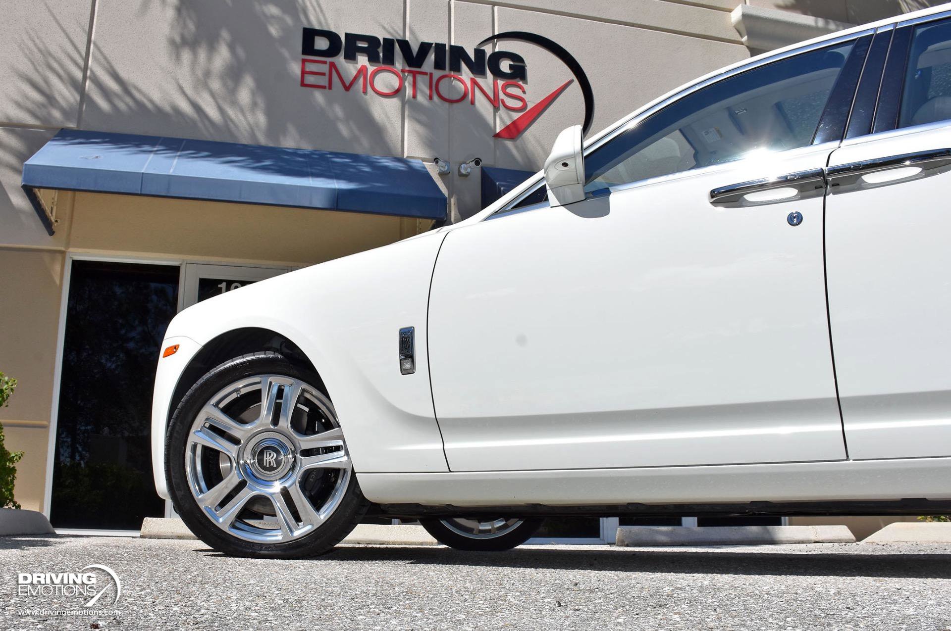 Used 2015 Rolls-Royce Ghost image 26