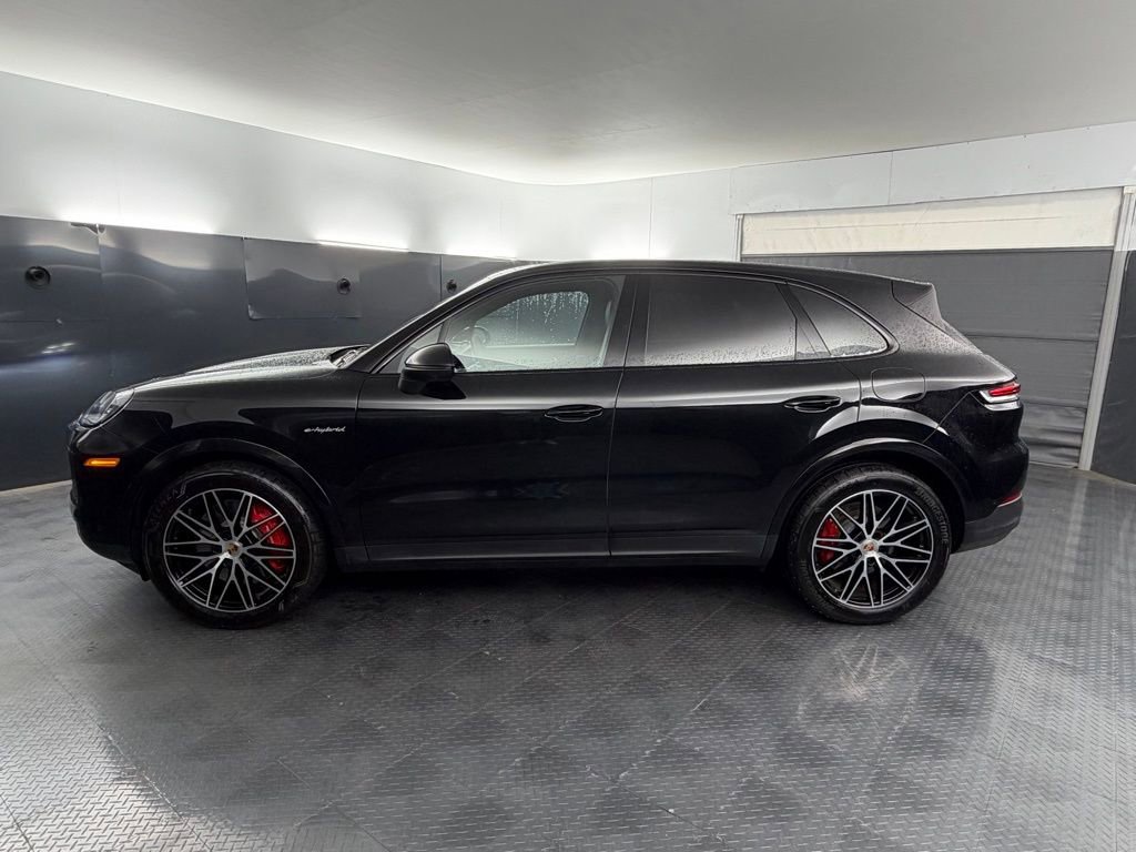 New 2025 Porsche Cayenne S AWD/4WD image 2