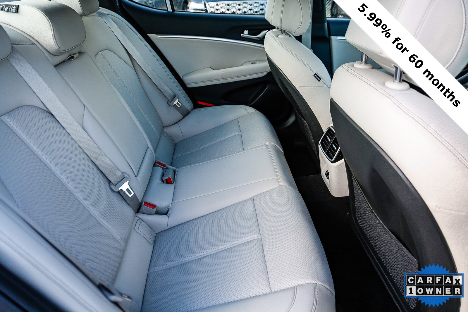 Used 2025 Genesis G70 2.5T image 17