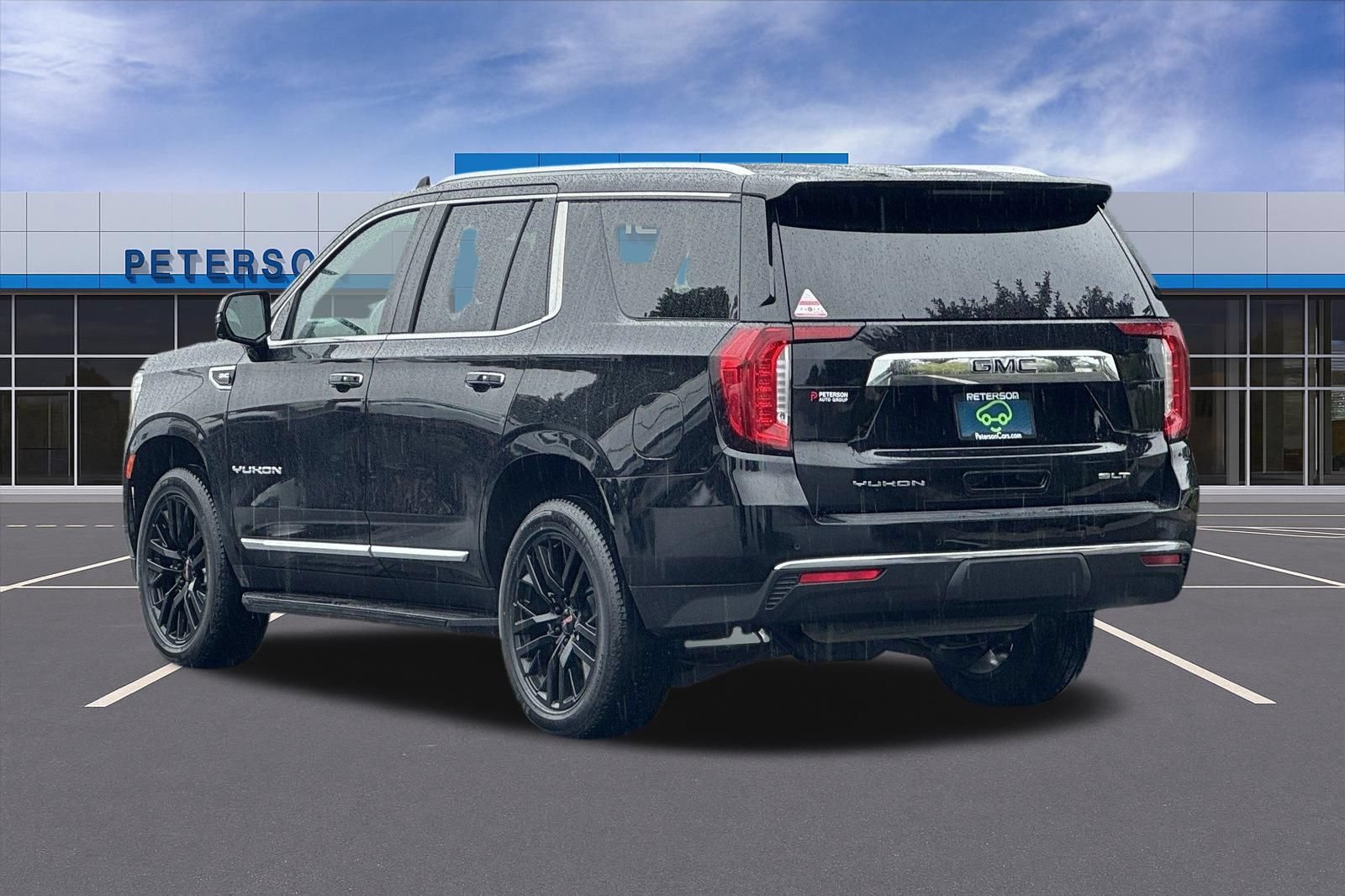 Certified 2022 GMC Yukon SLT w/ SLT Premium Package AWD/4WD image 6