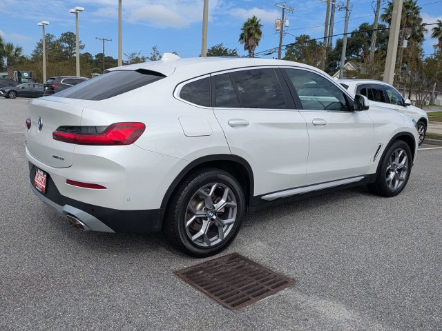 Used 2024 BMW X4 xDrive30i w/ Parking Assistance Package AWD/4WD image 4
