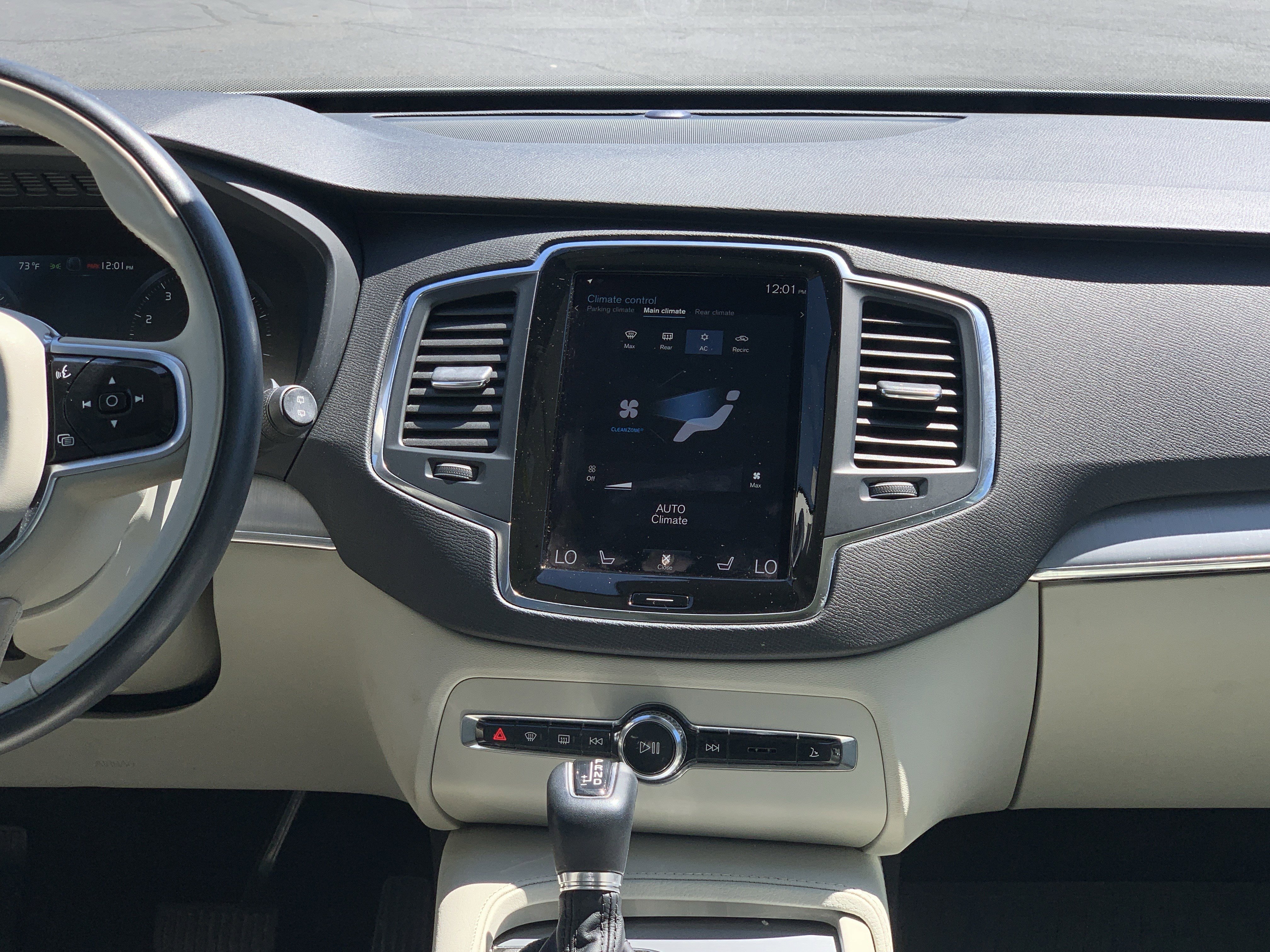 Used 2022 Volvo XC90 T5 Momentum w/ Climate Package FWD image 31