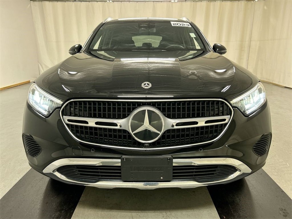 Used 2023 Mercedes-Benz GLC 300 4MATIC image 3