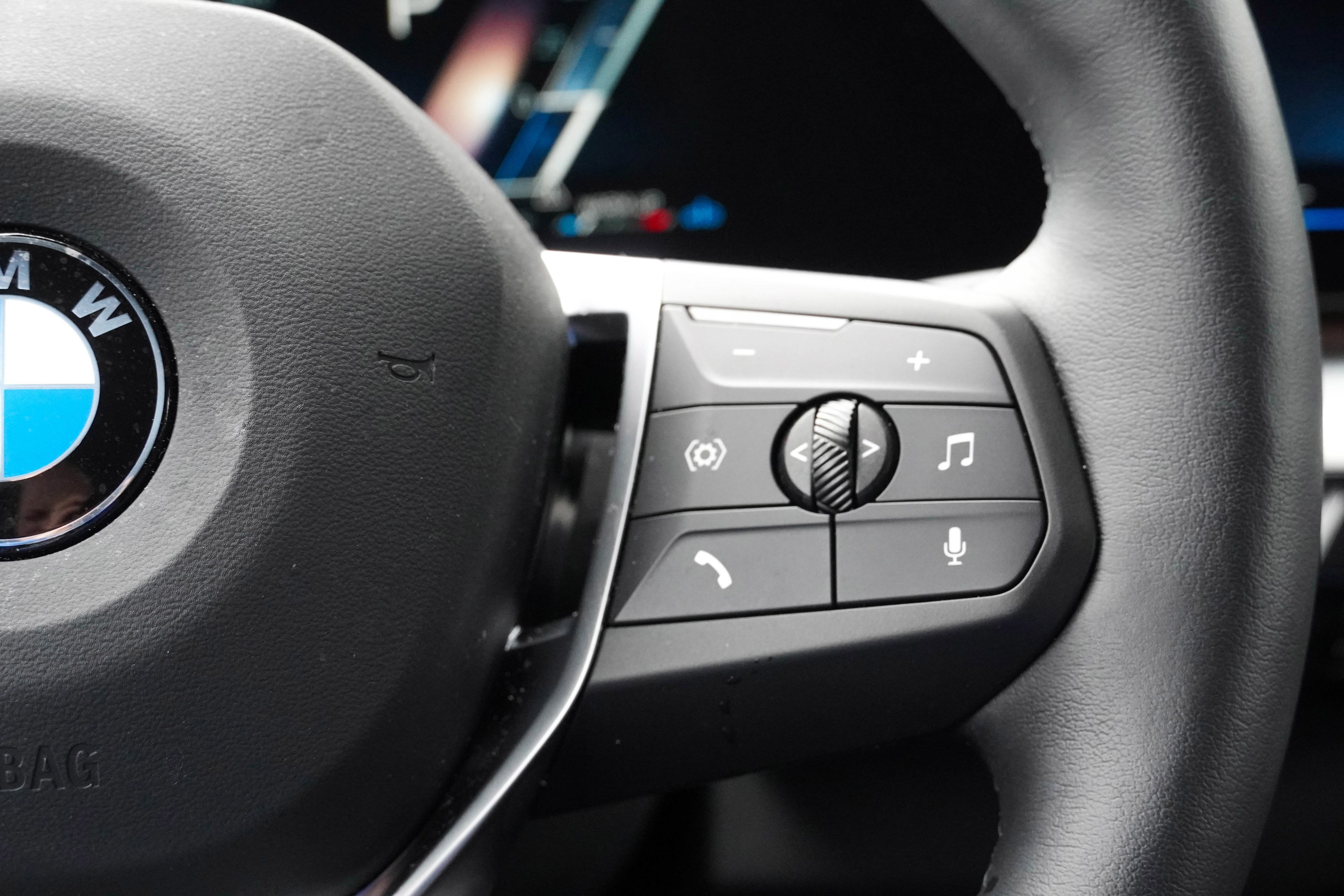 Used 2026 BMW X2 xDrive28i w/ Technology Package image 22