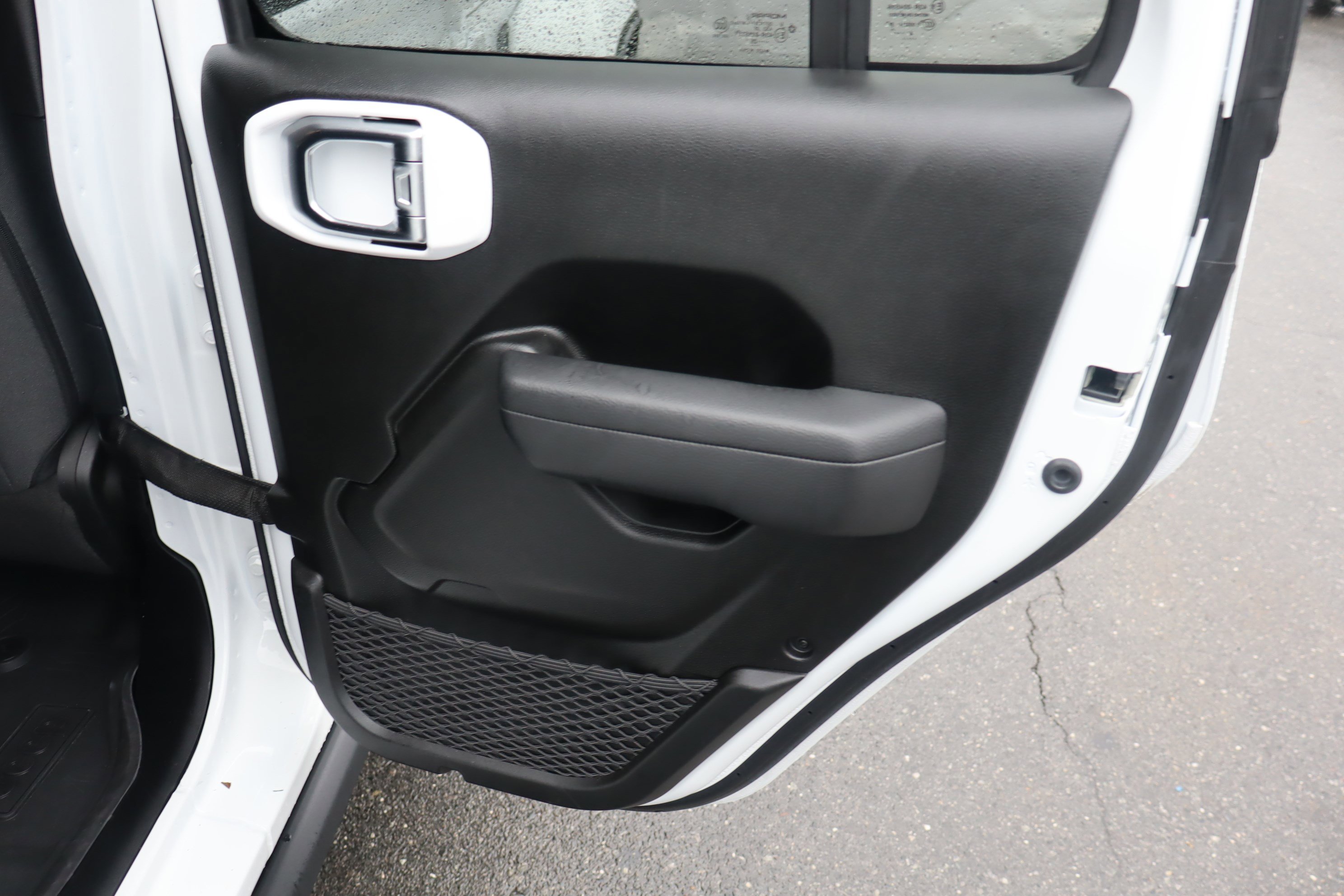 Used 2025 Jeep Gladiator Sport image 32