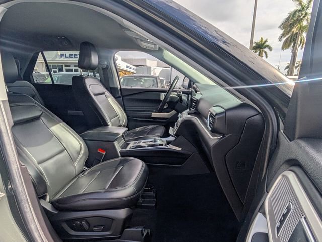 Used 2022 Ford Explorer XLT w/ Equipment Group 202A RWD image 18