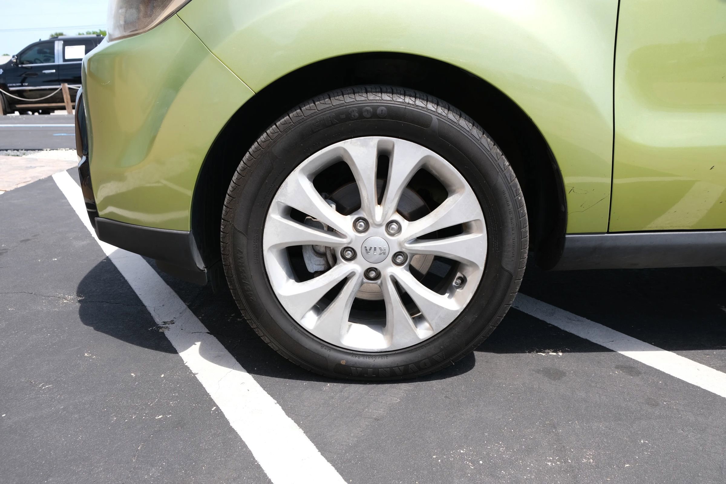 Used 2016 Kia Soul + image 12