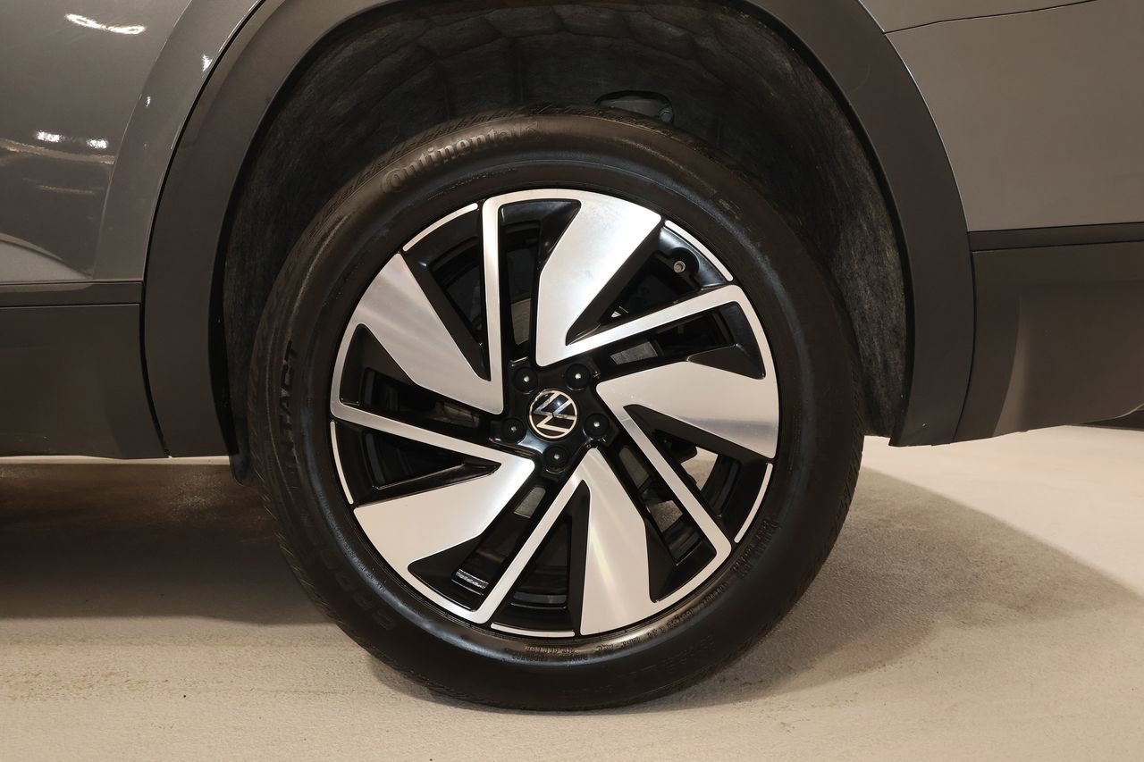 Used 2025 Volkswagen Atlas SE image 33