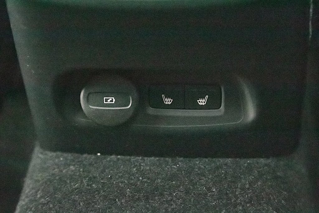 Certified 2023 Volvo XC40 Recharge Ultimate image 24