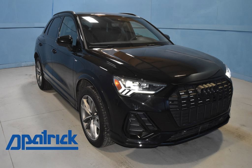 Certified 2025 Audi Q3 2.0T Premium w/ Convenience Package image 1