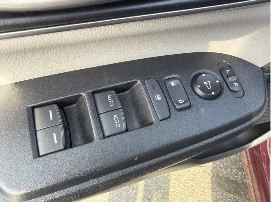 Used 2018 Honda CR-V Touring image 10