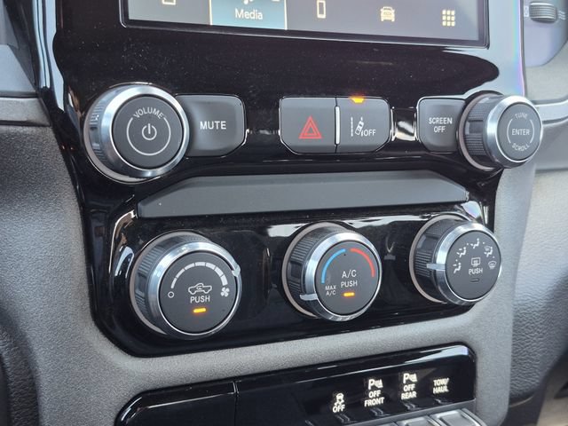 Certified 2026 RAM 1500 Express AWD/4WD image 21