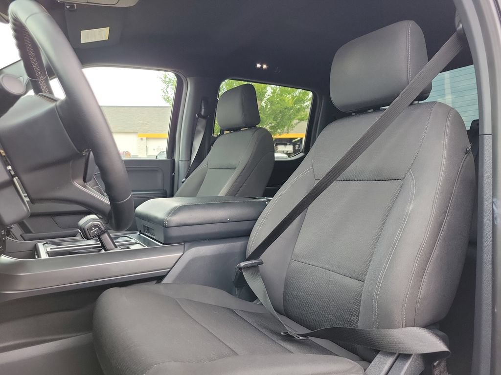 Used 2024 Ford F150 XLT w/ XLT Black Appearance Package RWD image 16