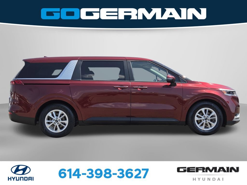 Used 2023 Kia Carnival LX FWD image 7