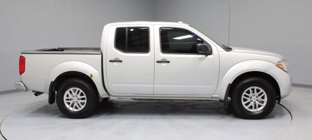 Used 2015 Nissan Frontier SV w/ SV Value Truck Package AWD/4WD image 12