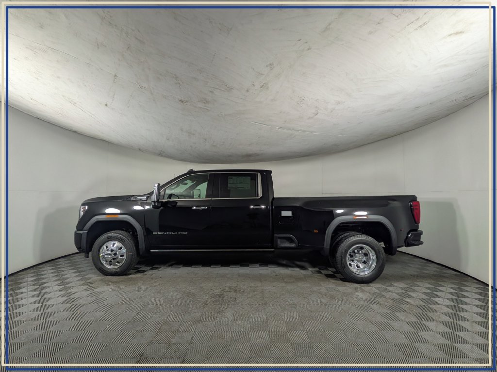 New 2026 GMC Sierra 3500 Denali Ultimate AWD/4WD image 3
