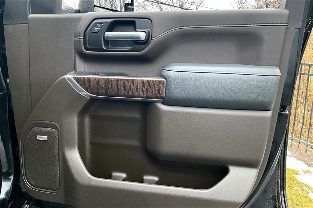 Used 2023 GMC Sierra 3500 Denali w/ Denali Ultimate Package image 24