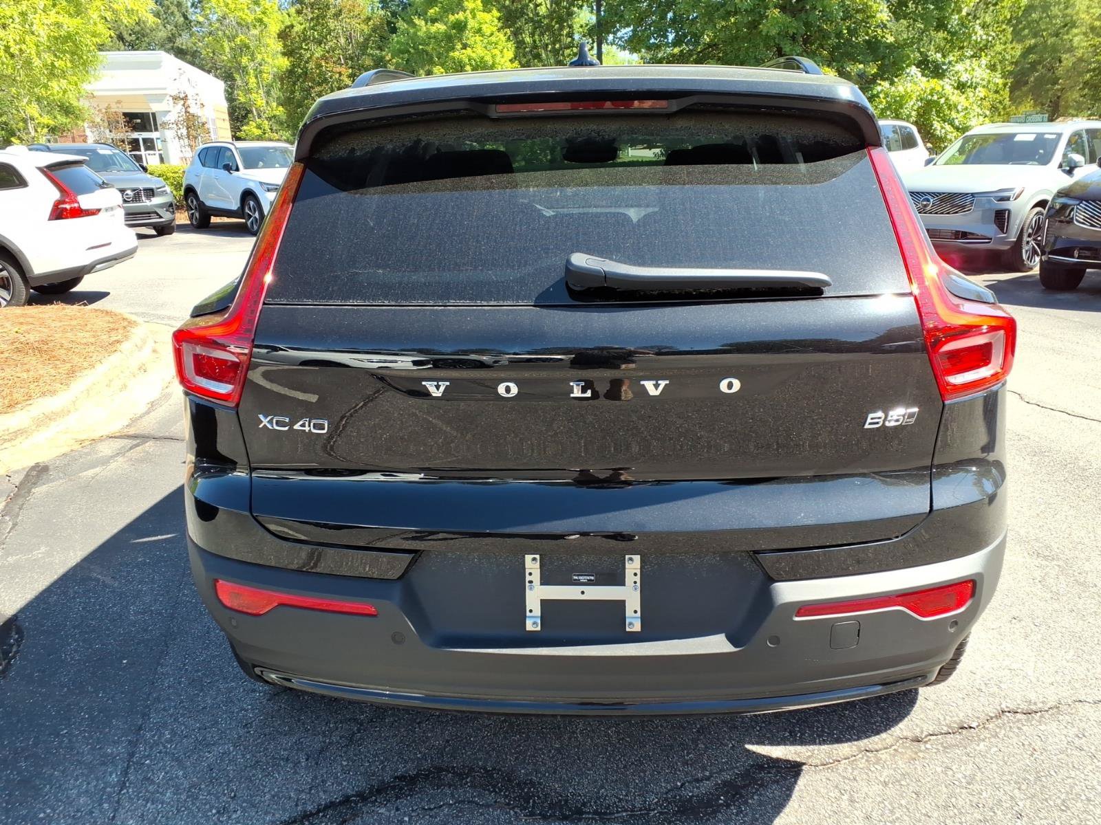 New 2026 Volvo XC40 B5 Plus w/ Protection Package Premier AWD/4WD image 4