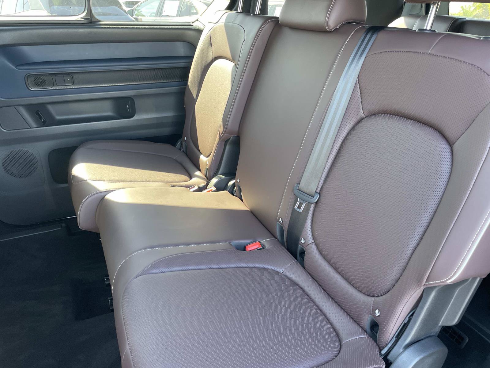 Certified 2025 Volkswagen ID. Buzz Pro S RWD image 24