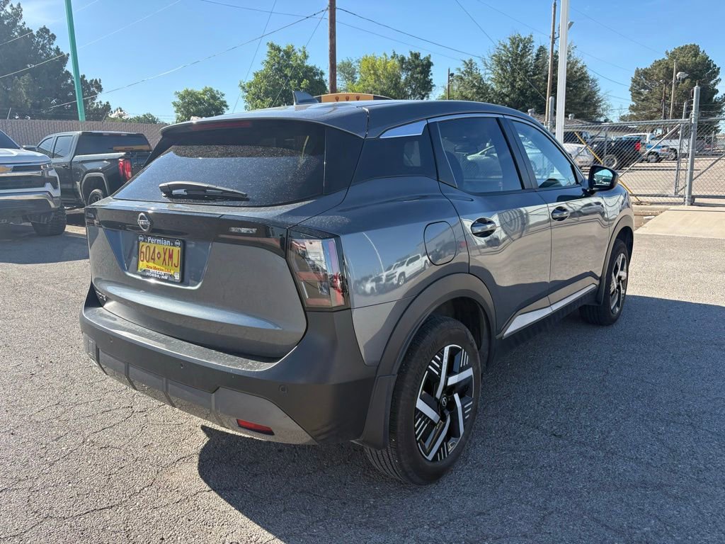 Used 2025 Nissan Kicks SV FWD image 4