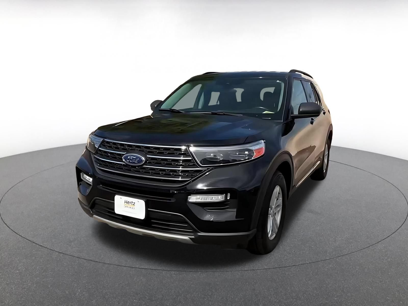 Used 2024 Ford Explorer XLT w/ Equipment Group 202A RWD image 7