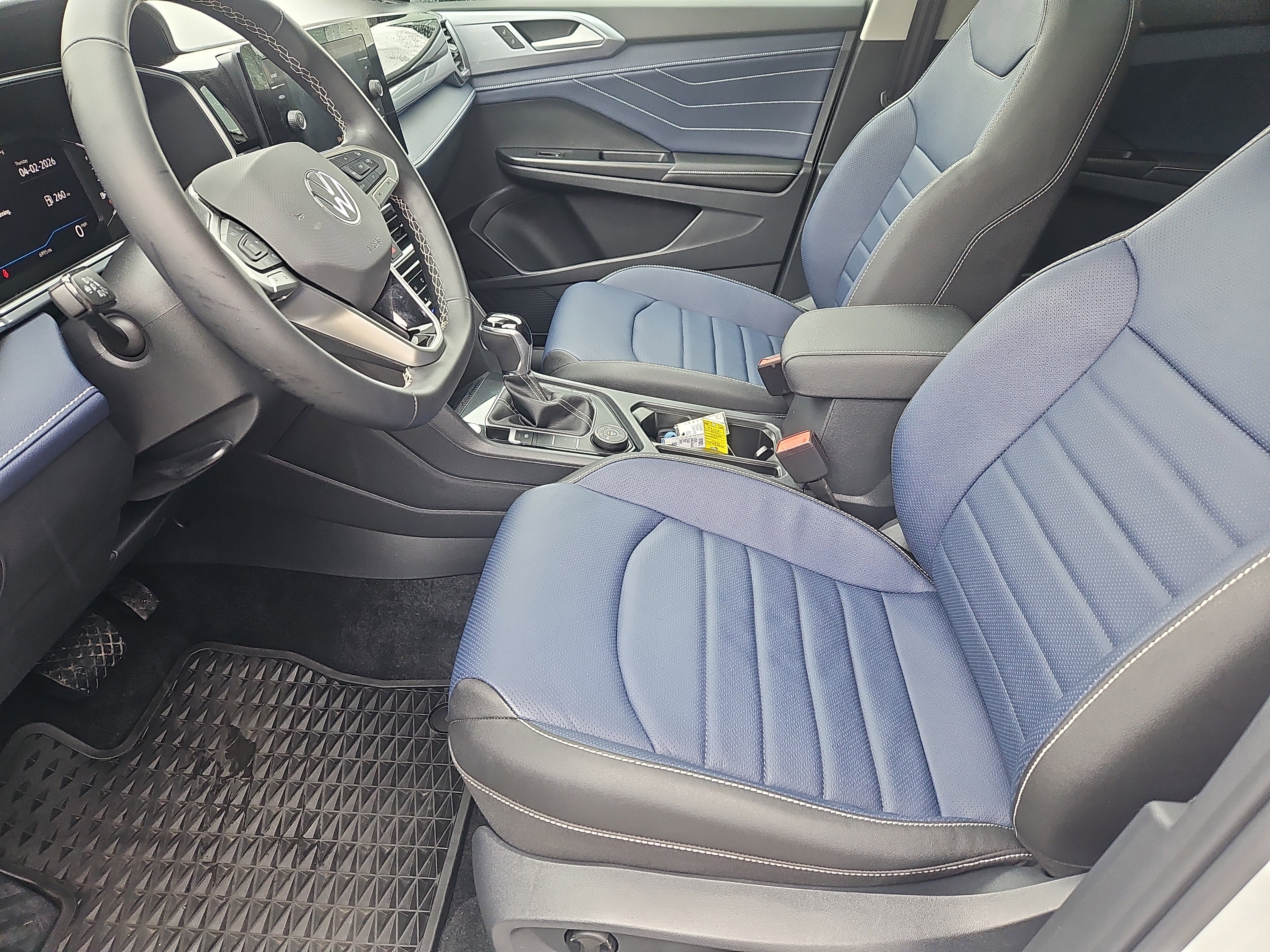 Used 2025 Volkswagen Taos SEL image 31