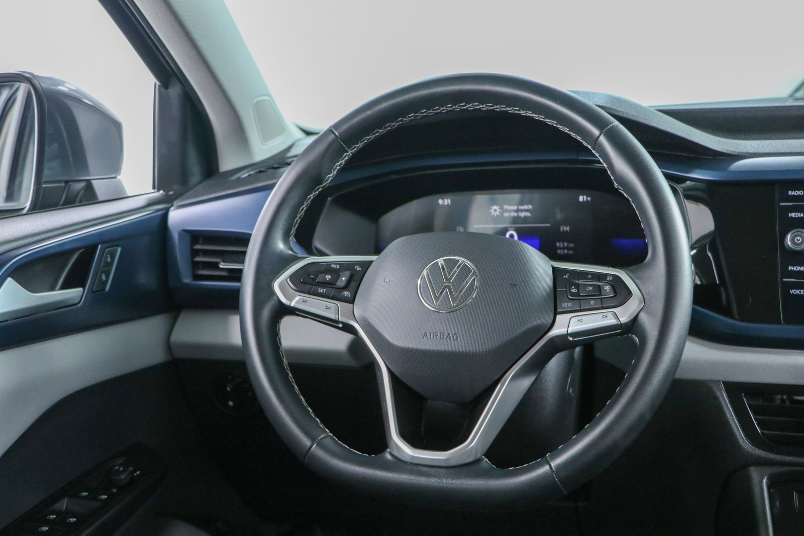 Used 2023 Volkswagen Taos SE FWD image 12