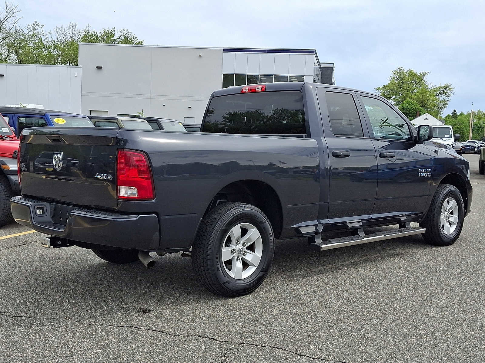 Used 2018 RAM 1500 Express AWD/4WD image 6