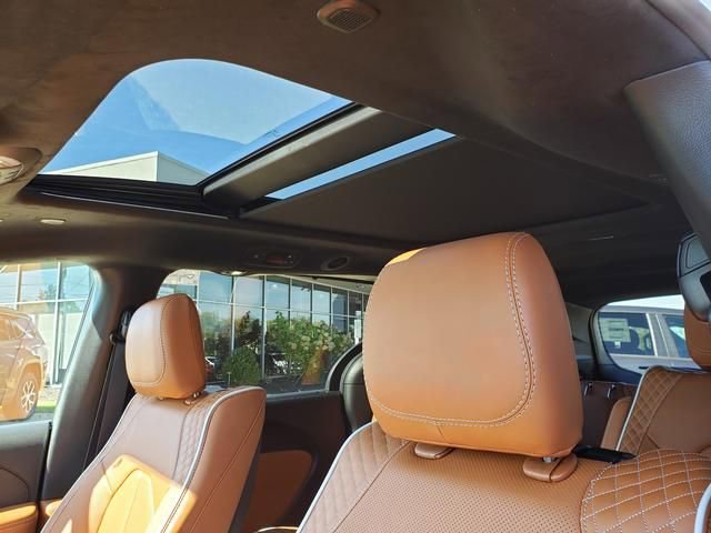 New 2026 Chrysler Pacifica Pinnacle image 7