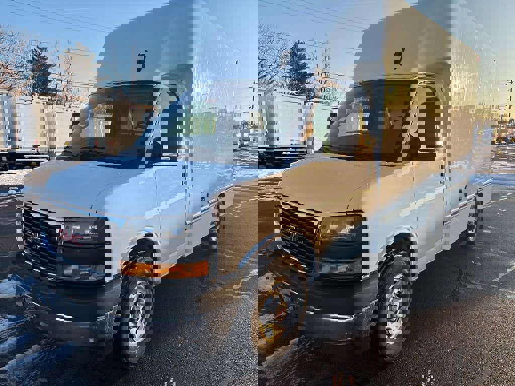 New 2025 GMC Savana 3500 w/ Power Convenience Package image 5