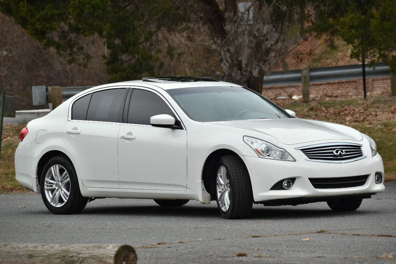 Used 2011 INFINITI G37 x Sedan w/ Premium Pkg image 4