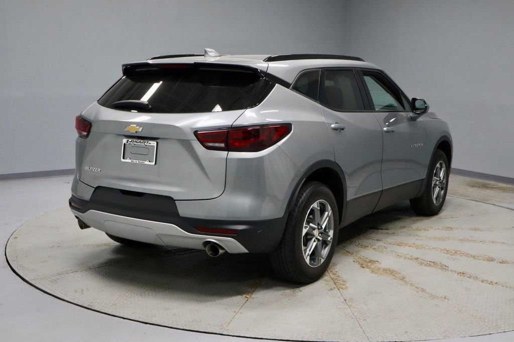 Used 2023 Chevrolet Blazer LT w/ Convenience Package FWD image 11