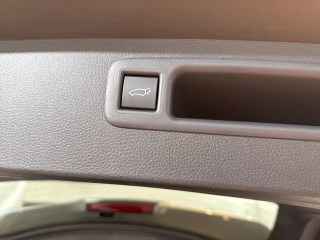 New 2025 Toyota Highlander XLE image 13