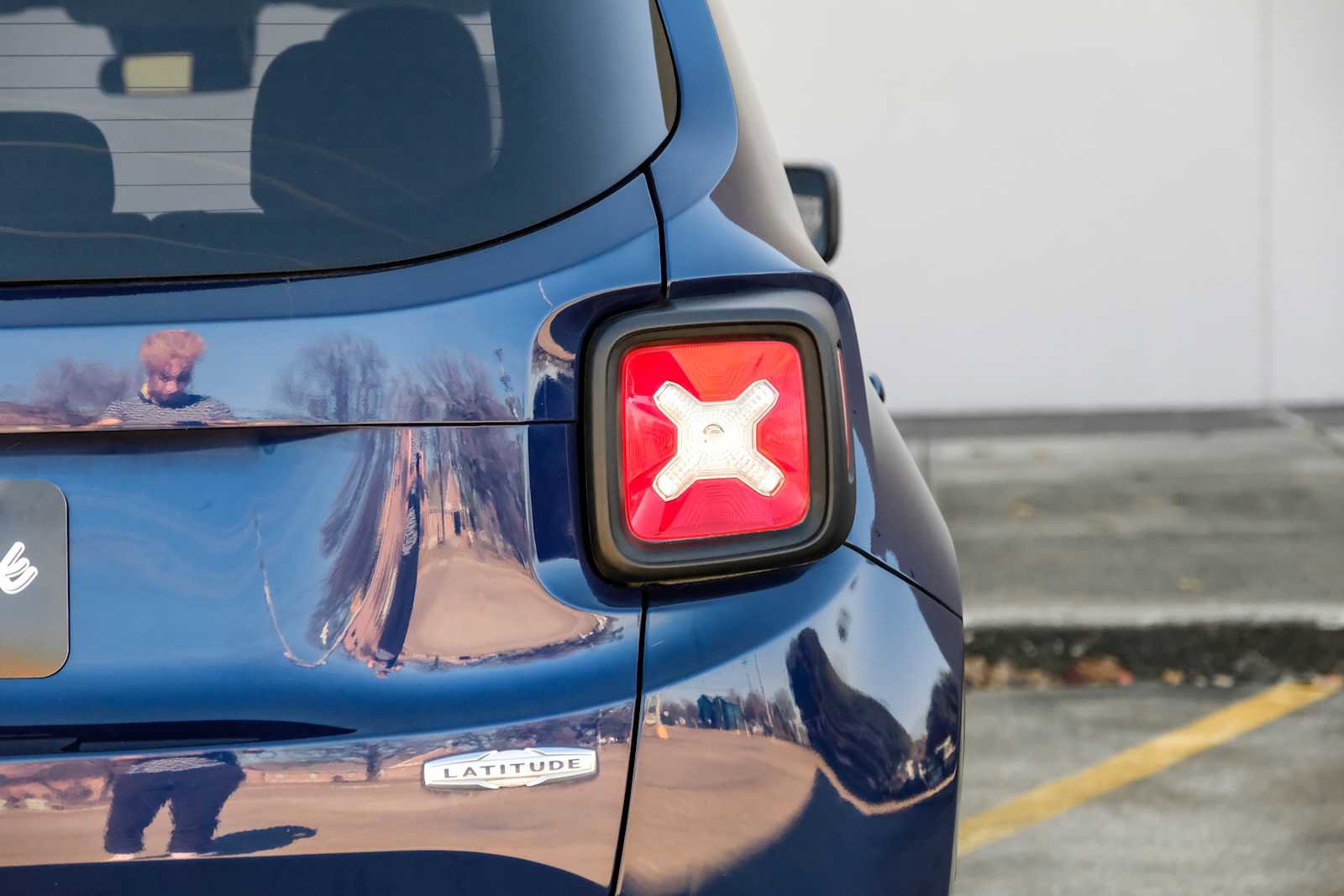 Used 2017 Jeep Renegade Latitude w/ Cold Weather Group image 46