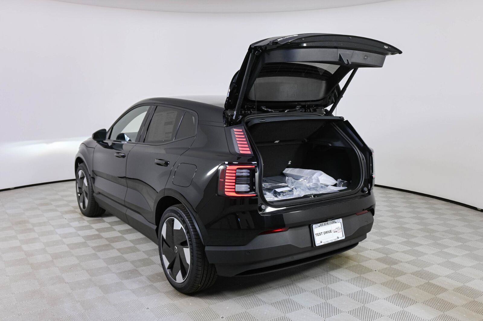 New 2026 Volvo EX30 Plus w/ Protection Package Premier AWD/4WD image 30
