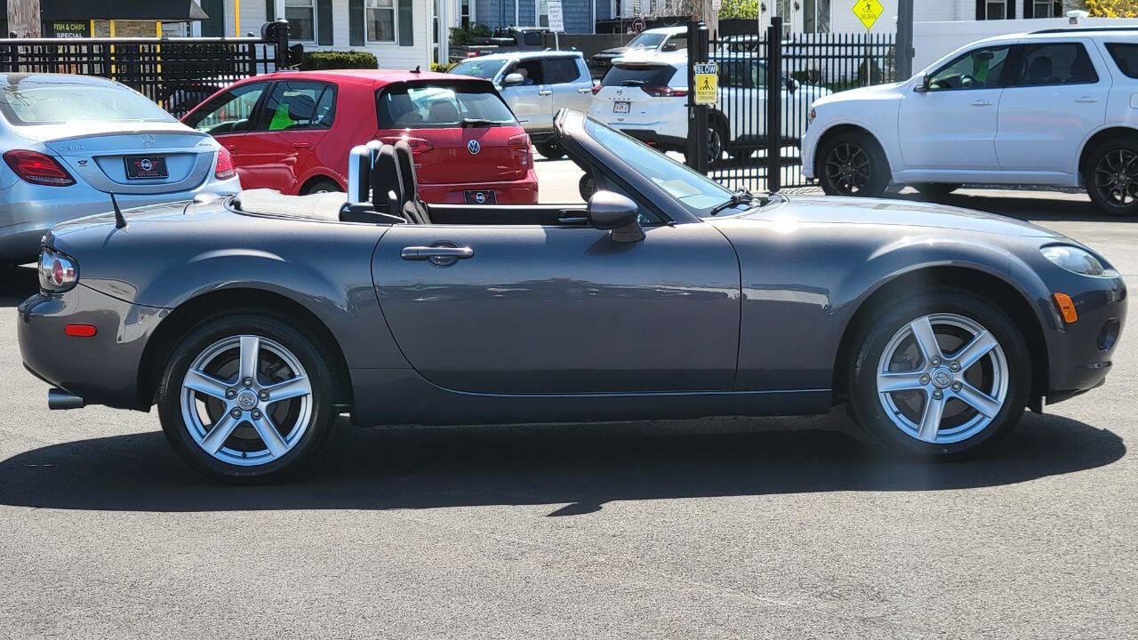 Used 2006 MAZDA MX-5 Miata Touring RWD image 8