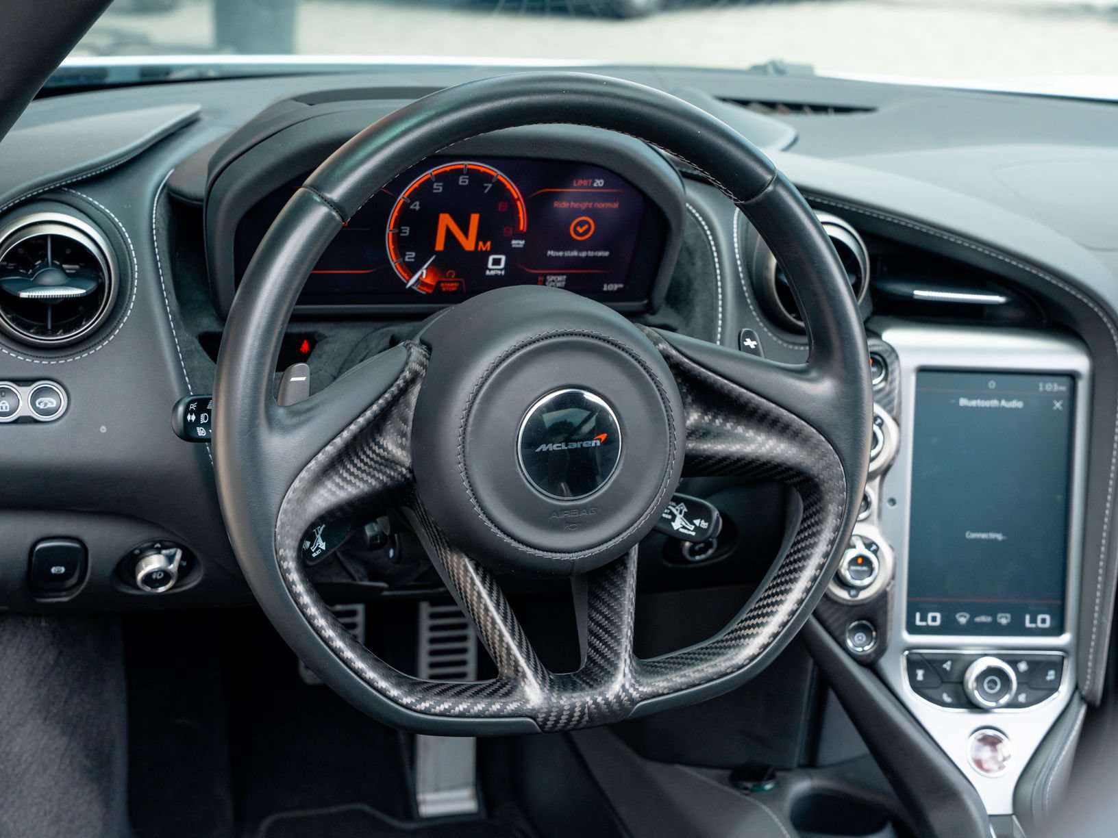 Used 2018 McLaren 720S Luxury RWD image 7