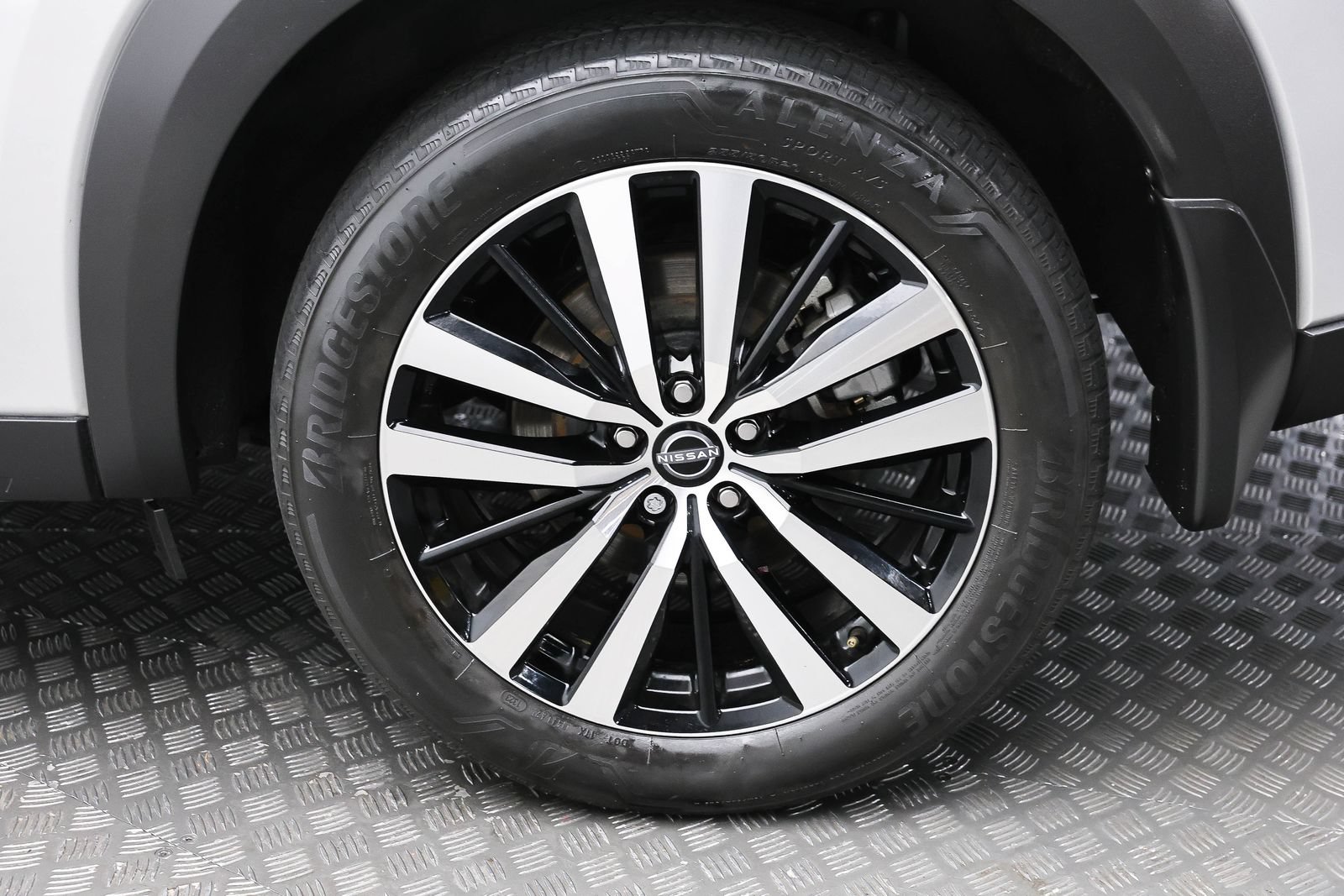 Used 2023 Nissan Pathfinder Platinum AWD/4WD image 8