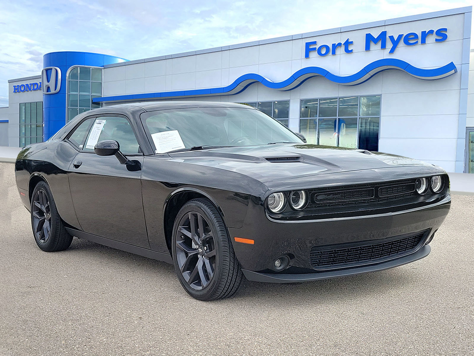 Used 2023 Dodge Challenger SXT w/ Blacktop Package image 1