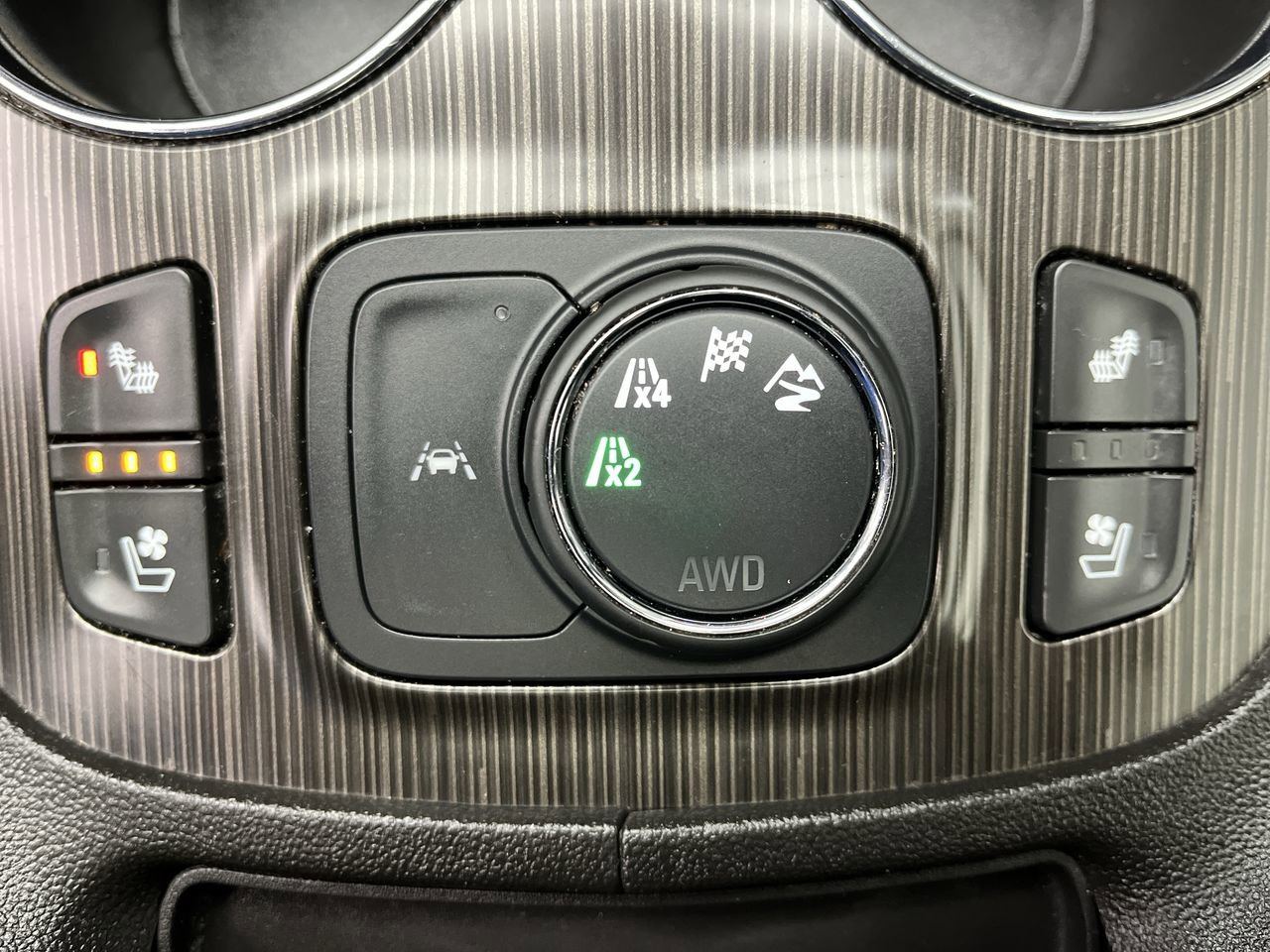 Certified 2022 GMC Acadia SLT w/ Preferred Package image 18
