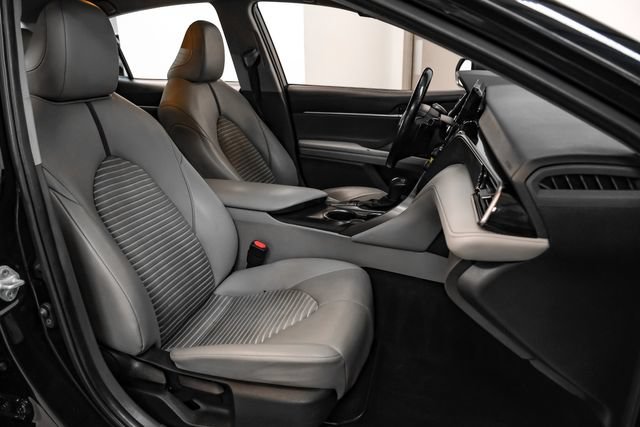 Used 2022 Toyota Camry SE FWD image 30