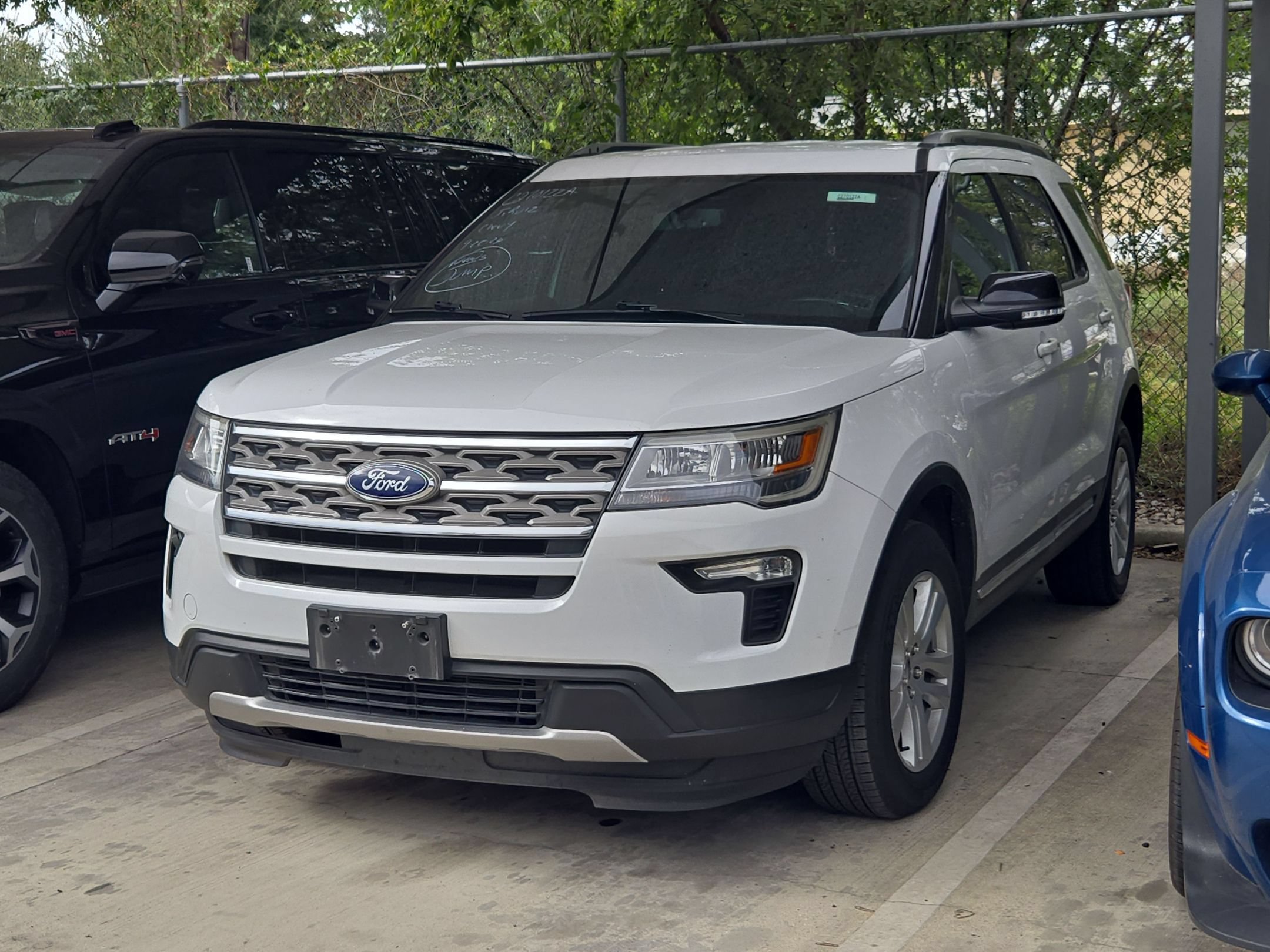 Used 2018 Ford Explorer XLT w/ Equipment Group 201A AWD/4WD image 3