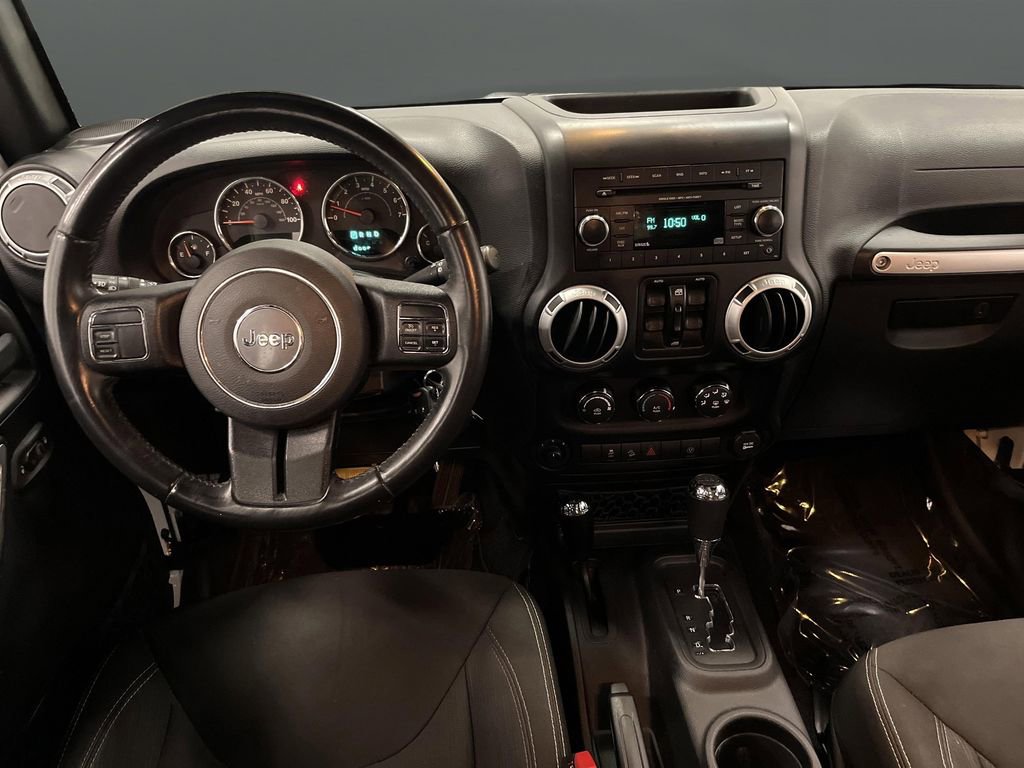 Used 2016 Jeep Wrangler Unlimited Rubicon image 5